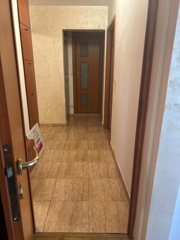 De vanzare - Apartament spatios cu 4 camere in Alexandria