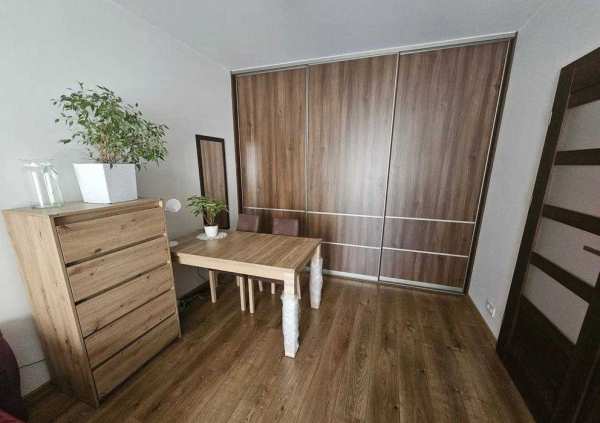 Chirie apartament cu 2 camere