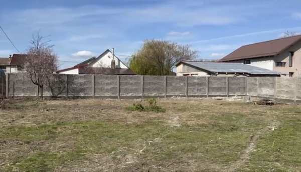 Teren 500 mp în Parța, intravilan, pregătit de construit, front 25m