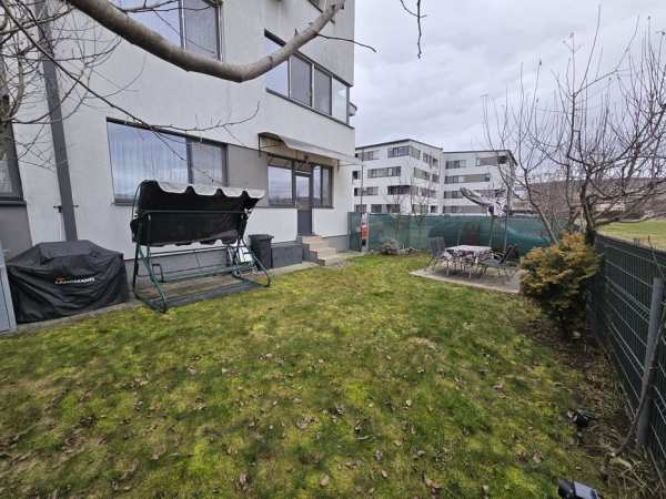 Inchiriez apartament 3 camere , gradina proprie si parcare