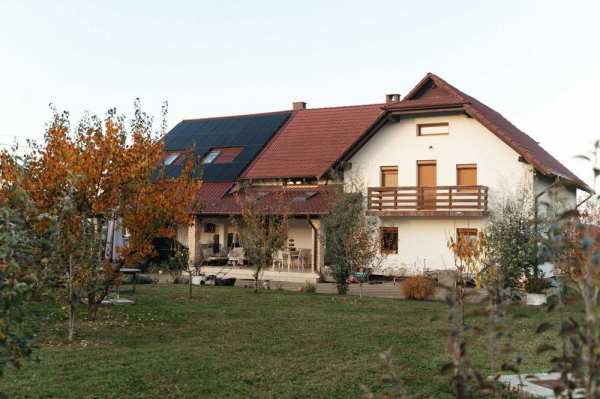 Vila spatioasa  în Catamarasti- Deal, 325 mp, teren generos 2000 mp