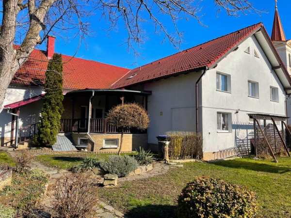 Casă 400 mp cu teren generos | Zonă centrală Beclean