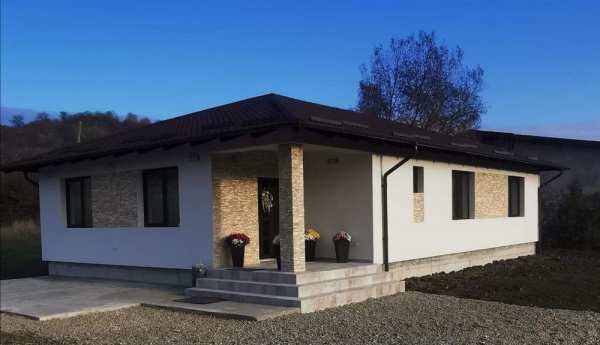 Vand casa in Criseni