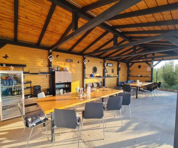 Foisor de inchiriat pentru evenimente cu 26 locuri, aproape de oras
