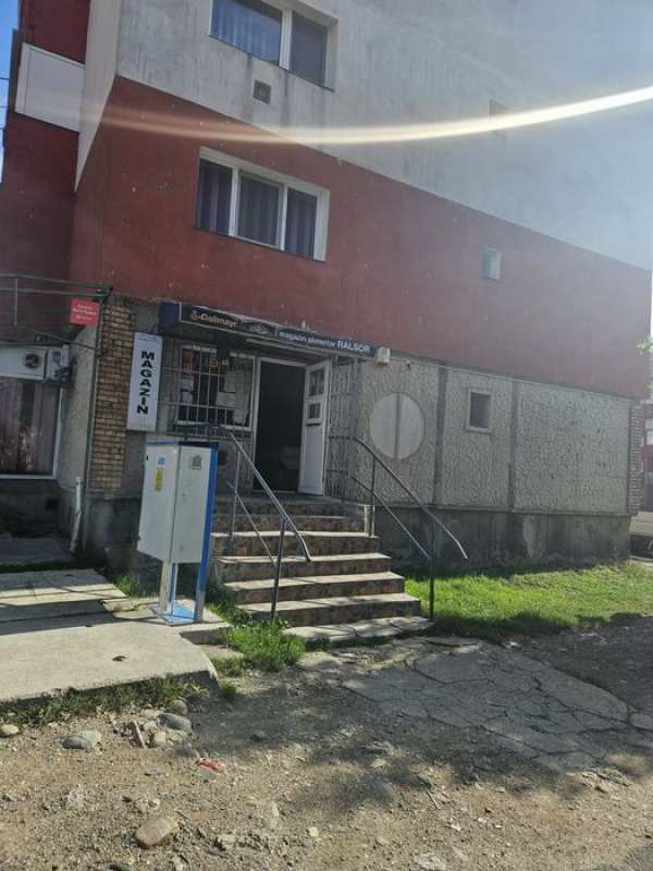 Spațiu comercial în Petrila de închiriat.