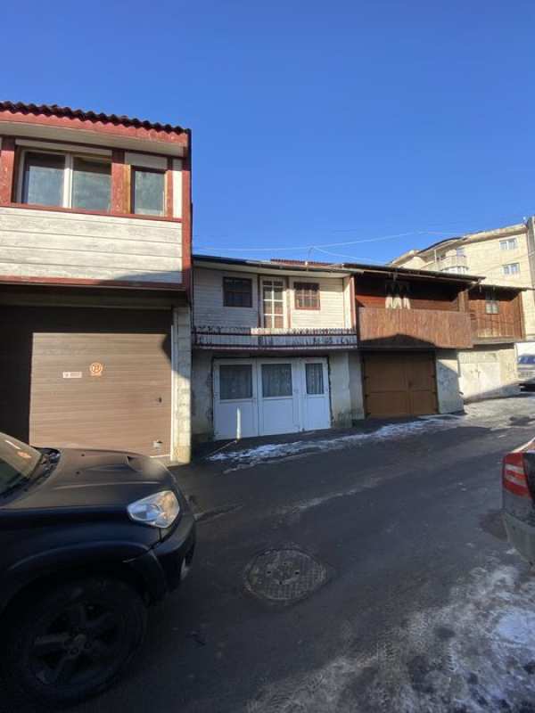 VAND Garaj + loc de garaj - Ultracentral  FALTICENI