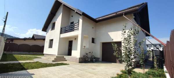 Închiriez casa Fermelor