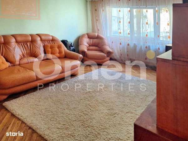Apartament 3 camere – Etaj 1, zonă centrală.