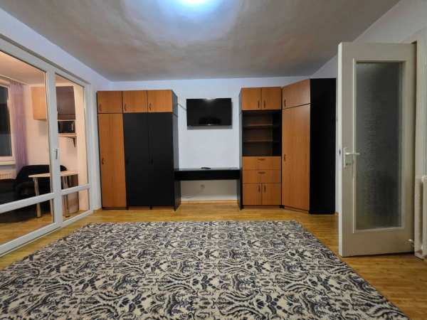 Garsonieră de închiriat pe Str. Băilor