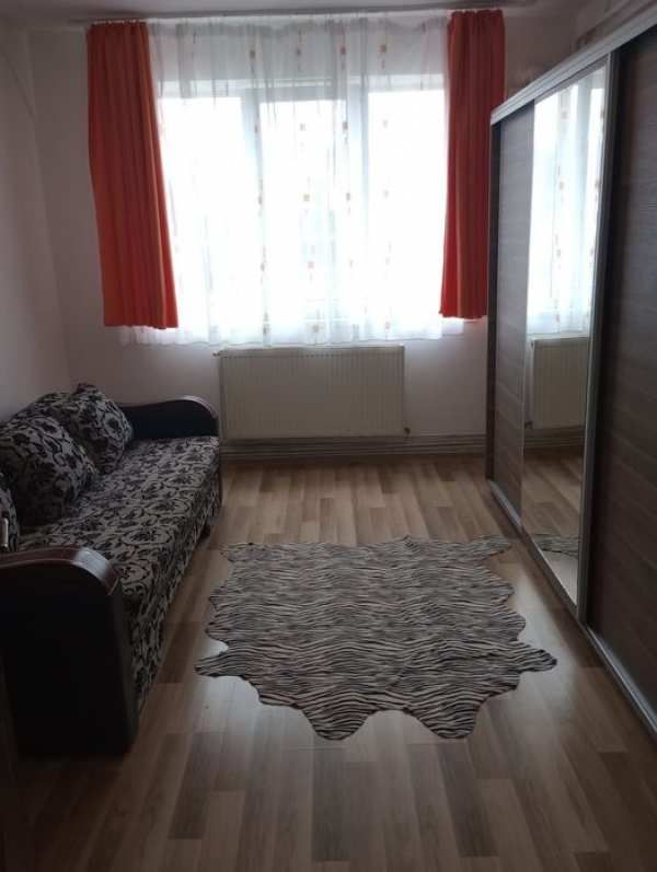 Garsoniera de vânzare