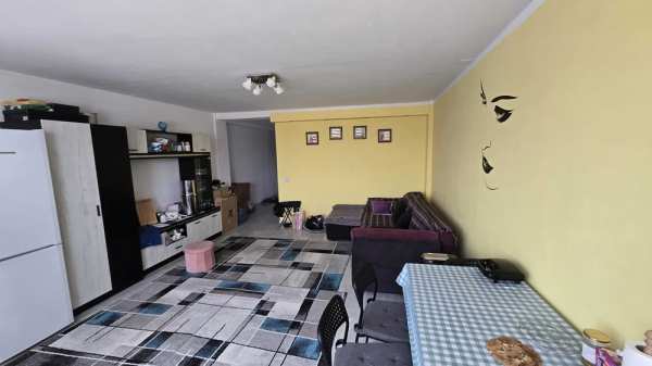 De vanzare Apartament 2 camere decomandat, utilat si mobilat complet