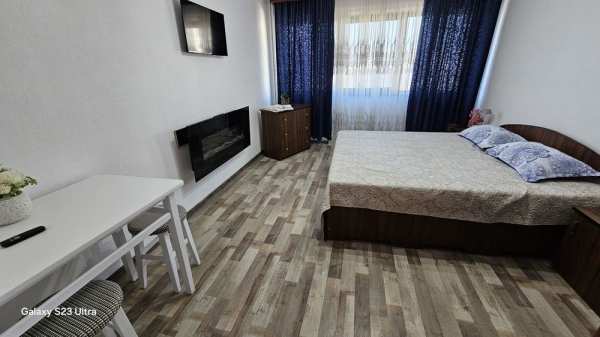 Garsonieră de închiriat in Onesti, zona de jos .