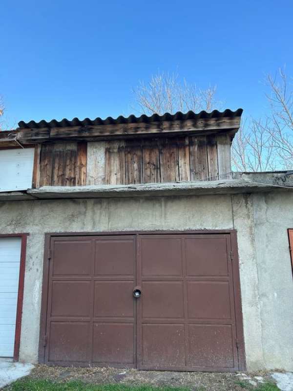 Vand garaj zona tesatorilor