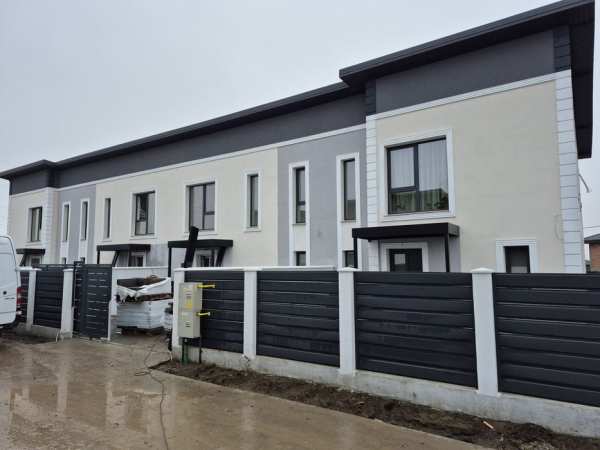 Casa P+1 etaj  tip înșiruita lateral 250 mp teren
