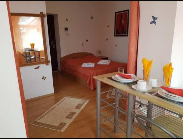 Inchiriez cu utilitati incluse in pret, garsoniera la casa