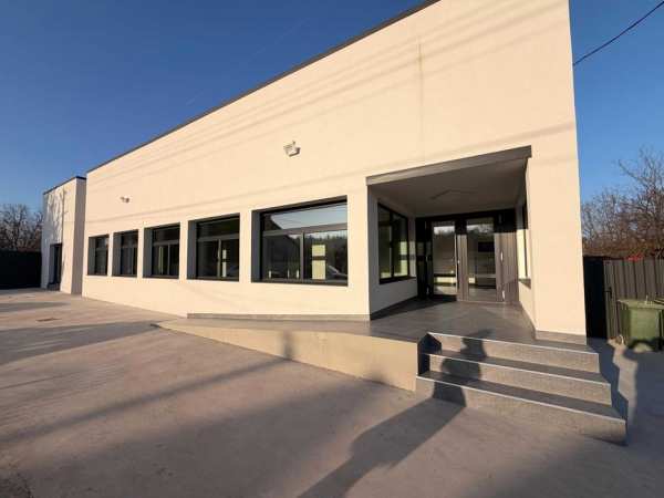 Cladire / Spatiu comercial 245 mp + Anexa 45 mp Inchiriere Dambovita