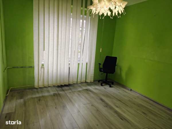 Apartament 3 camere de vanzare 2 bai Velenta