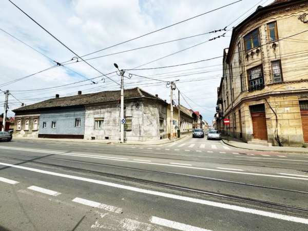 De vanzare apartament 2 / 3 camere cu posibilitate de acces stradal