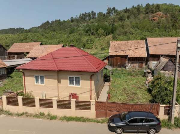 Casă cu teren de 1500 mp, la 30 km de Cluj