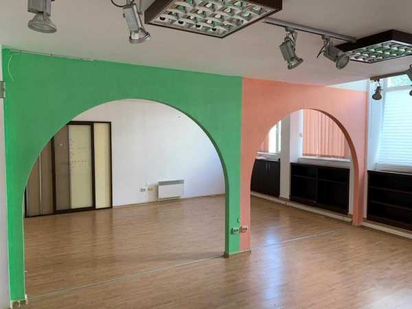 Spațiu pretabil pentru activități de depozitare/ producție