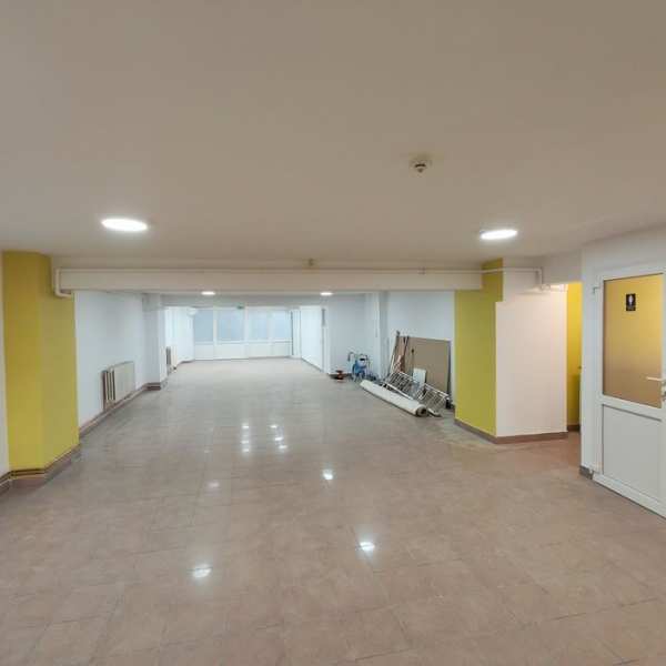 Închiriez spațiu comercial 120m2