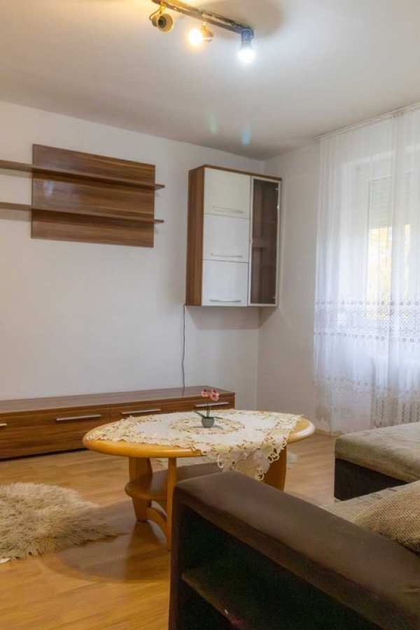 Inchiriere apartament cu 3 camere