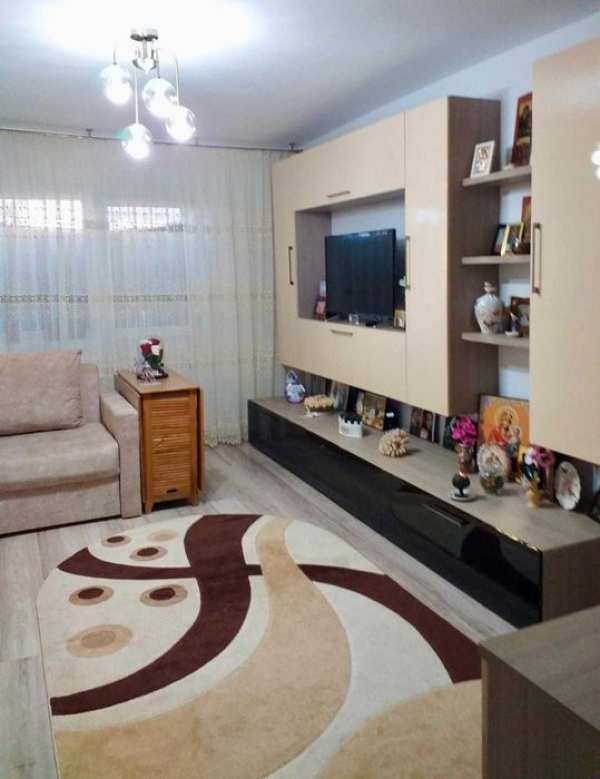 Apartament 2 camere, decomandat, Vaslui, 1987 direct PROPRIETAR