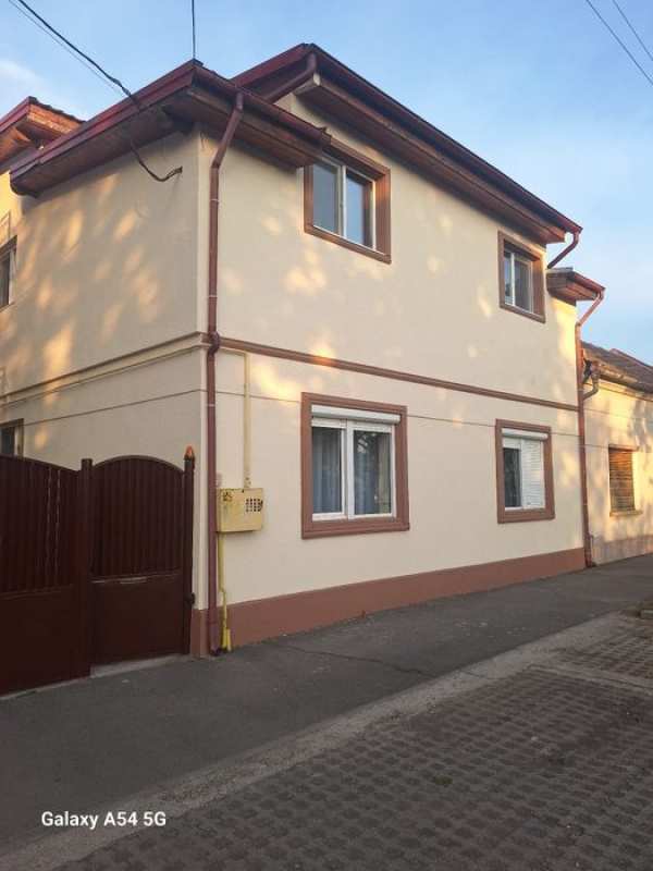 Închiriez casă în Timișoara