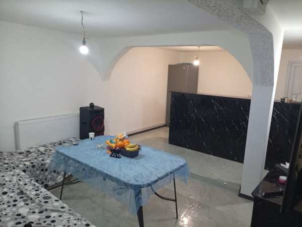 Vând 1/3 din casă +curte