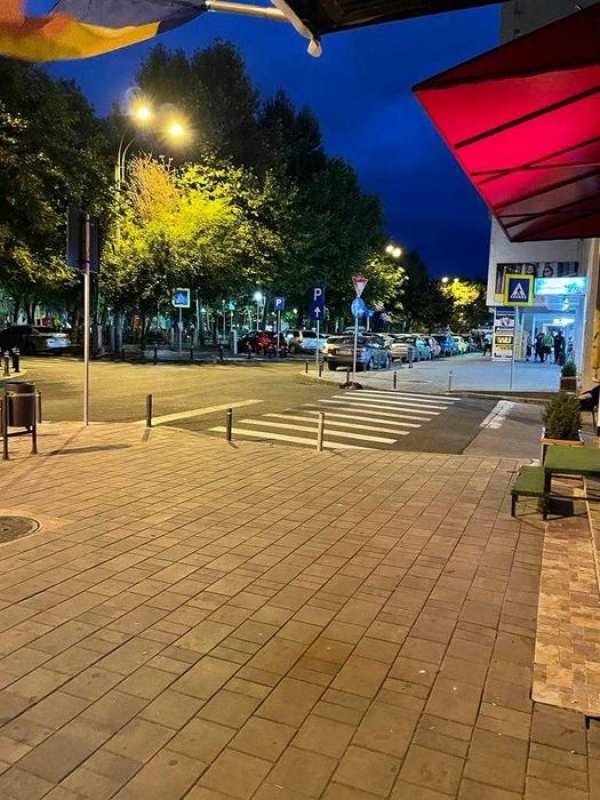 vand la Bucur Obor, apartament  cu doua camere, 3-4 minute de metrou/