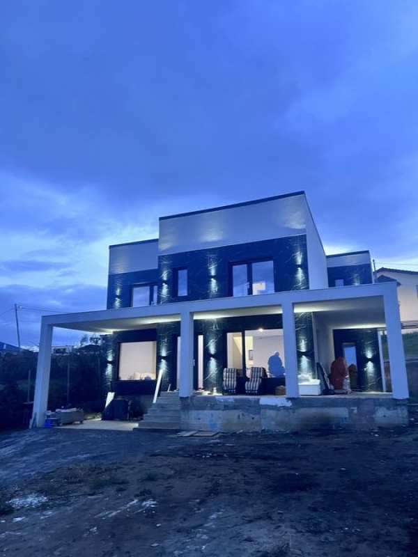 Casa nou construita de vanzare, proprietate premium, utilata/mobilata