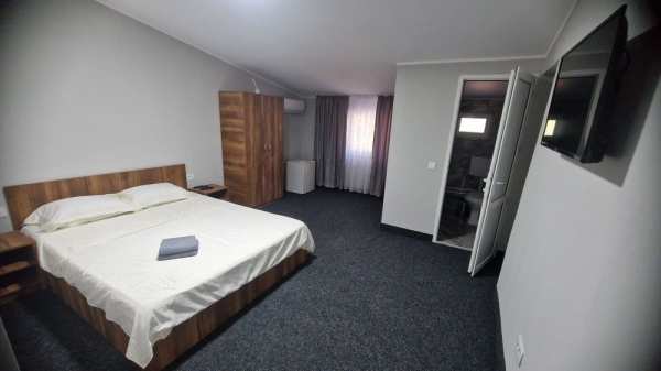Închiriez camere regim hotelier