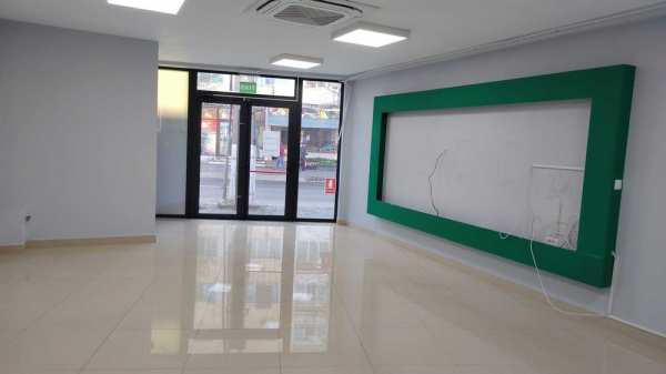 SPATIU COMERCIAL/BIROURI/CABINET aprox. 50 mp in centrul orasului Costesti
