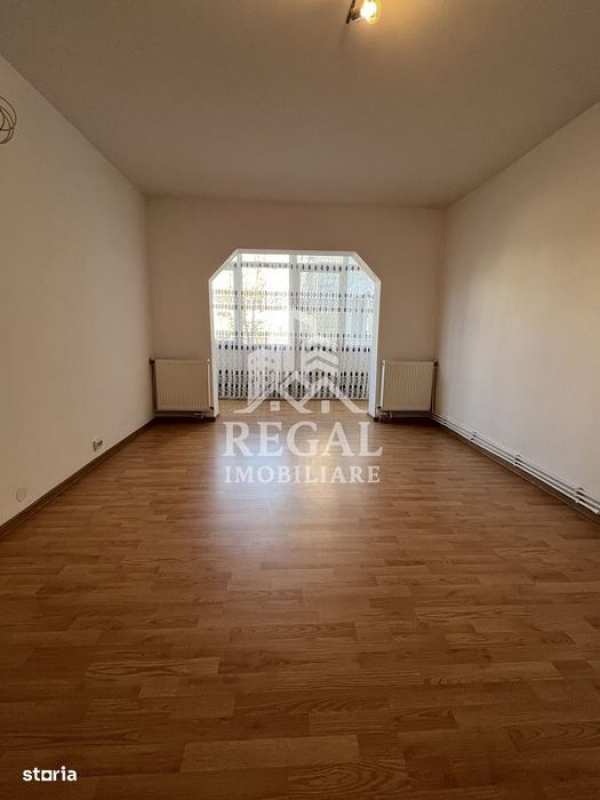 Apartament 4 camere de vânzare – Micro 5/1 | Etaj 1 | 80 mp