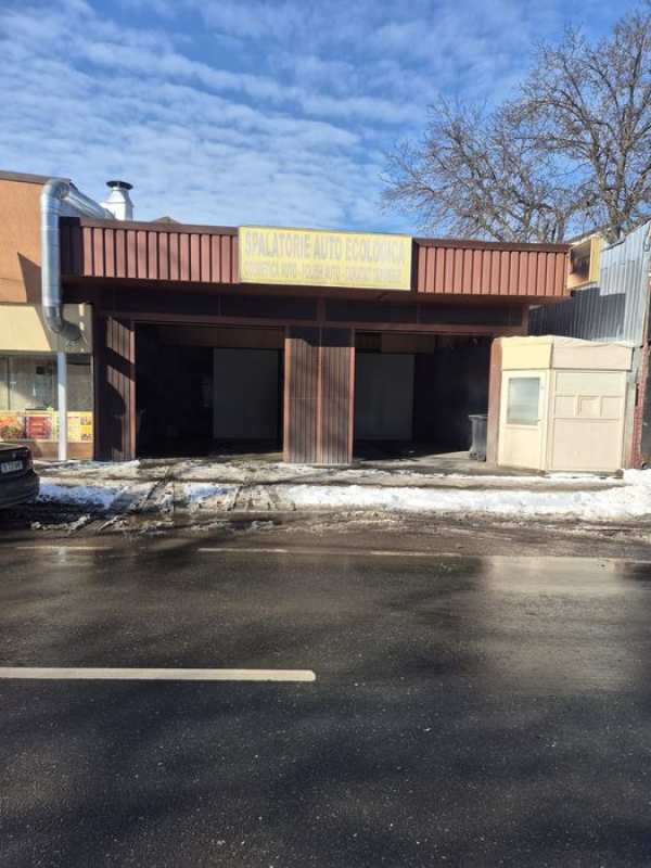 Închiriez spalatorie auto