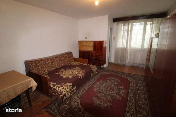 Vând garsonieră în Hunedoara, zona Micro4-Flacăra, et 8...