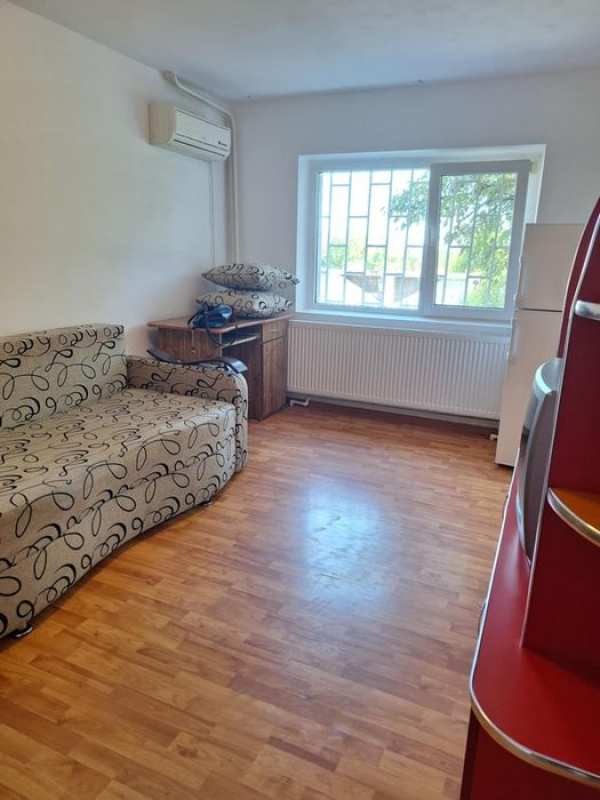 Garsoniera de închiriat