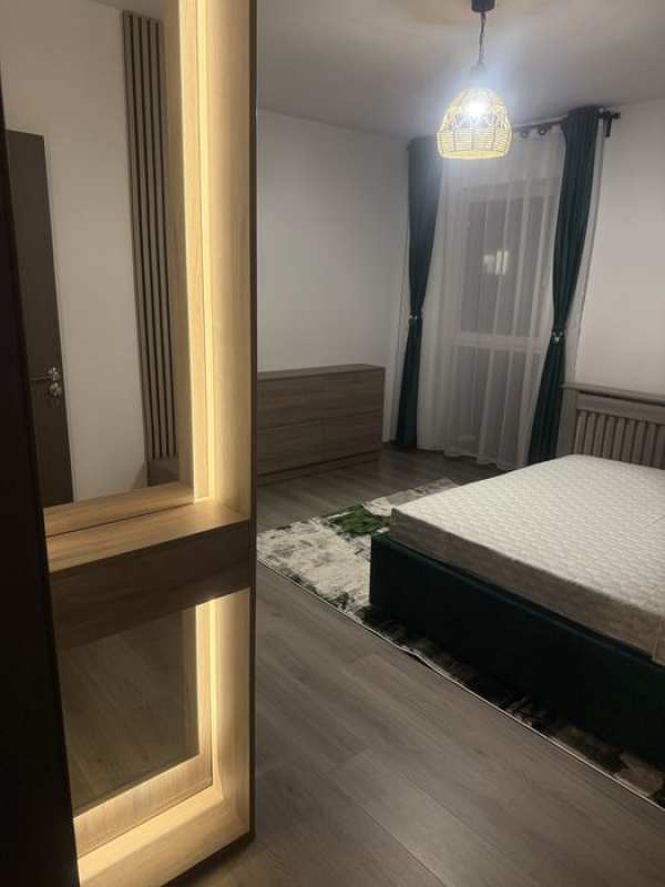 Apartament complet mobilat si utilat. Prima închiriere.
