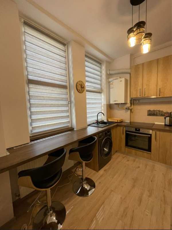 Proprietar, vând apartament cu 2 camere + loc parcare