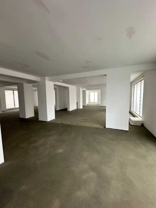 Spațiu comercial de inchiriat– ideal pentru multiple tipuri de afaceri – locație cu trafic mare de persoane, Rezervelor 65