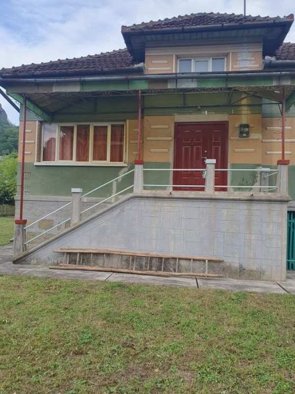 Casă de vânzare în satul Hartagani com. Baita, jud.Hunedoara