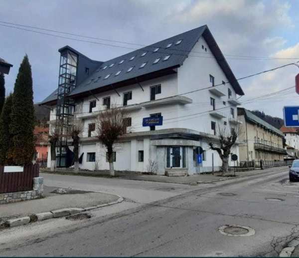 Vand garsoniera centrul statiunii Busteni