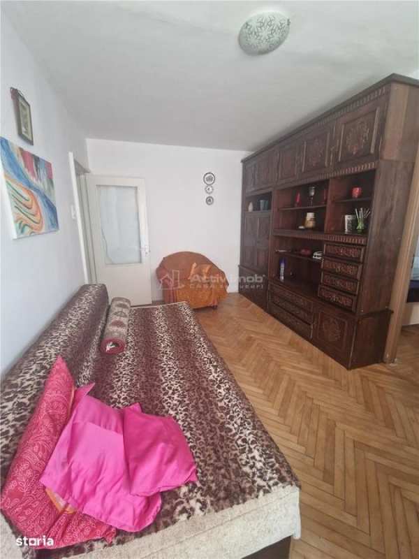 Apartament 2 camere, parter, balcon - Craiovita - Orizont