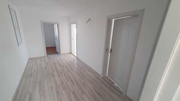 Proprietar, vand apartament  3 camere decomandat in Techirghiol