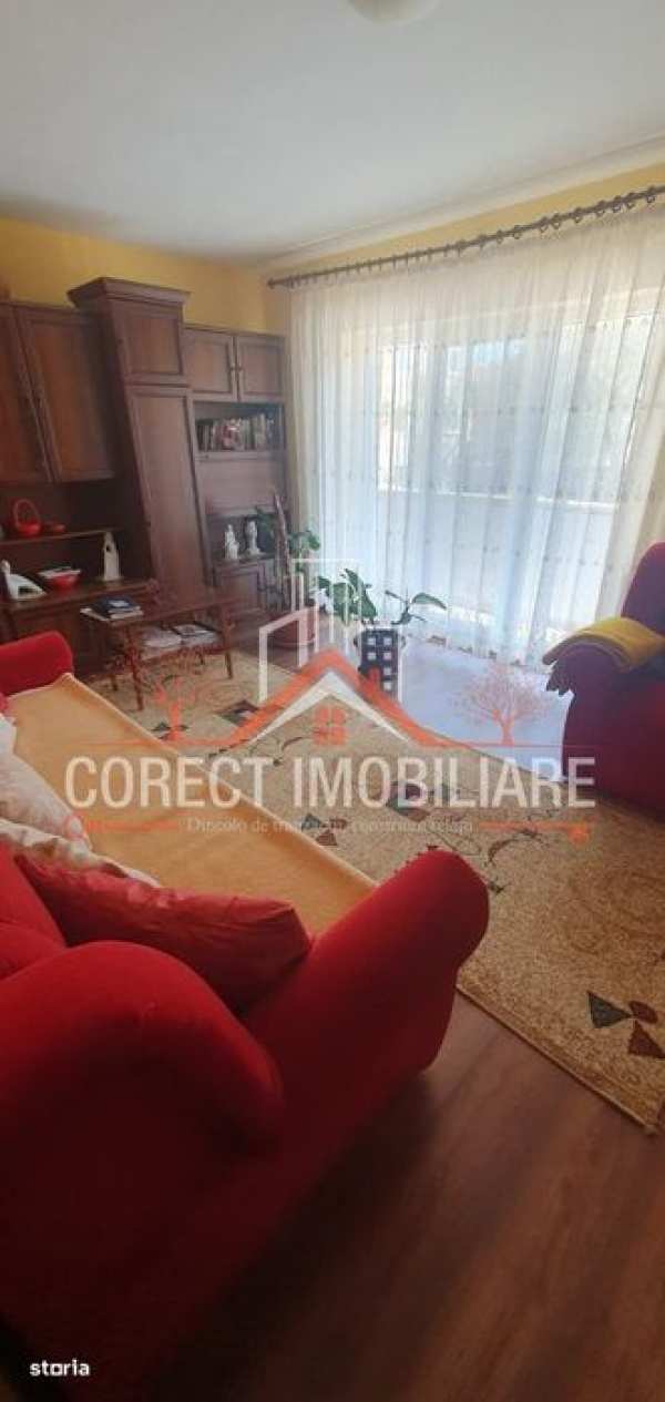 Apartament de inchiriat 3 camere etaj 1 zona Stefan cel Mare