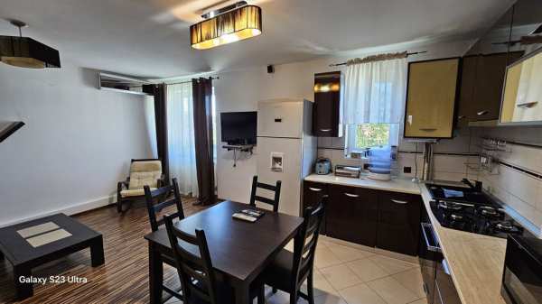 Apartament 3 camere decomandat în Onești .