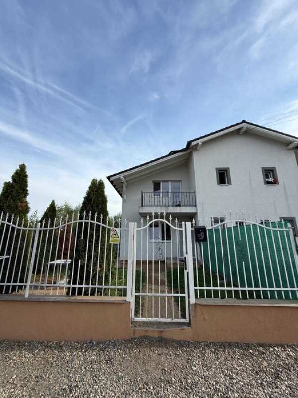 Inchiriez jumatate de duplex