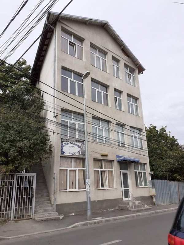 Inchiriez apartament doua camere