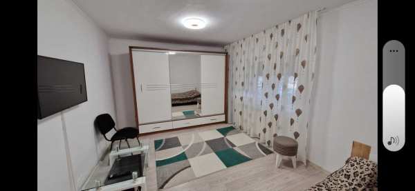 Dau în chirie apartament 4 camere,mobilat,Oradea,Decebal