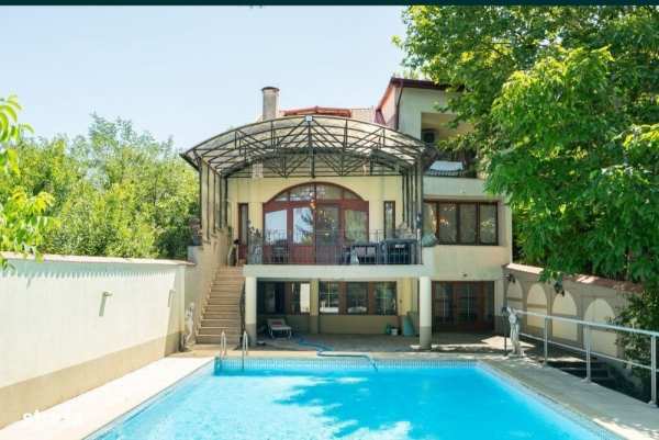 Inchiriez vila Snagov